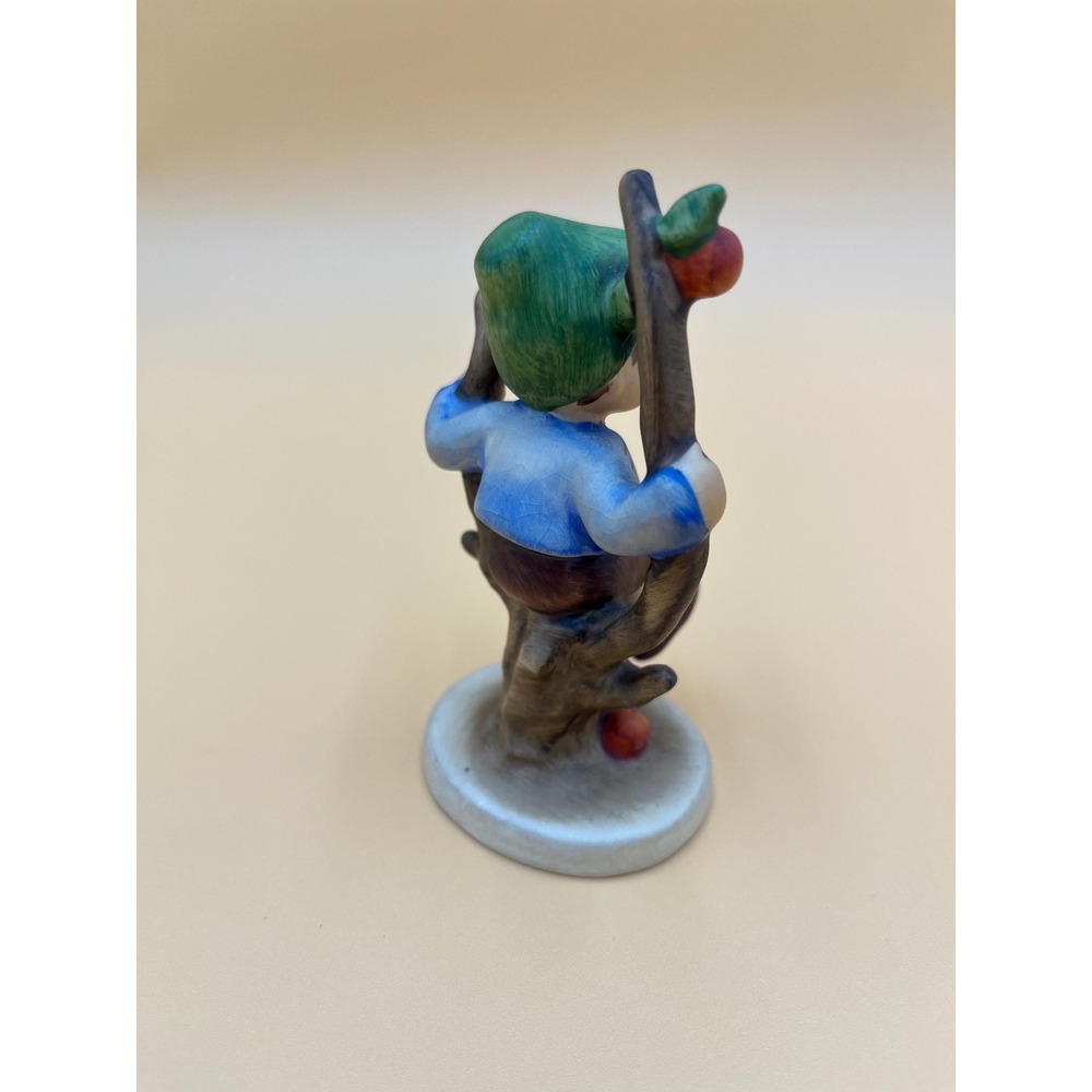 Vintage Goebel Hummel Figurine: Apple Tree Boy, 1960s-70s - Picture 3 of 10